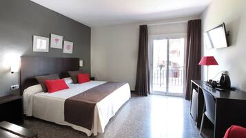 Superior Double Room, 1 Queen Bed, River View | Desk, laptop workspace, blackout drapes, free WiFi