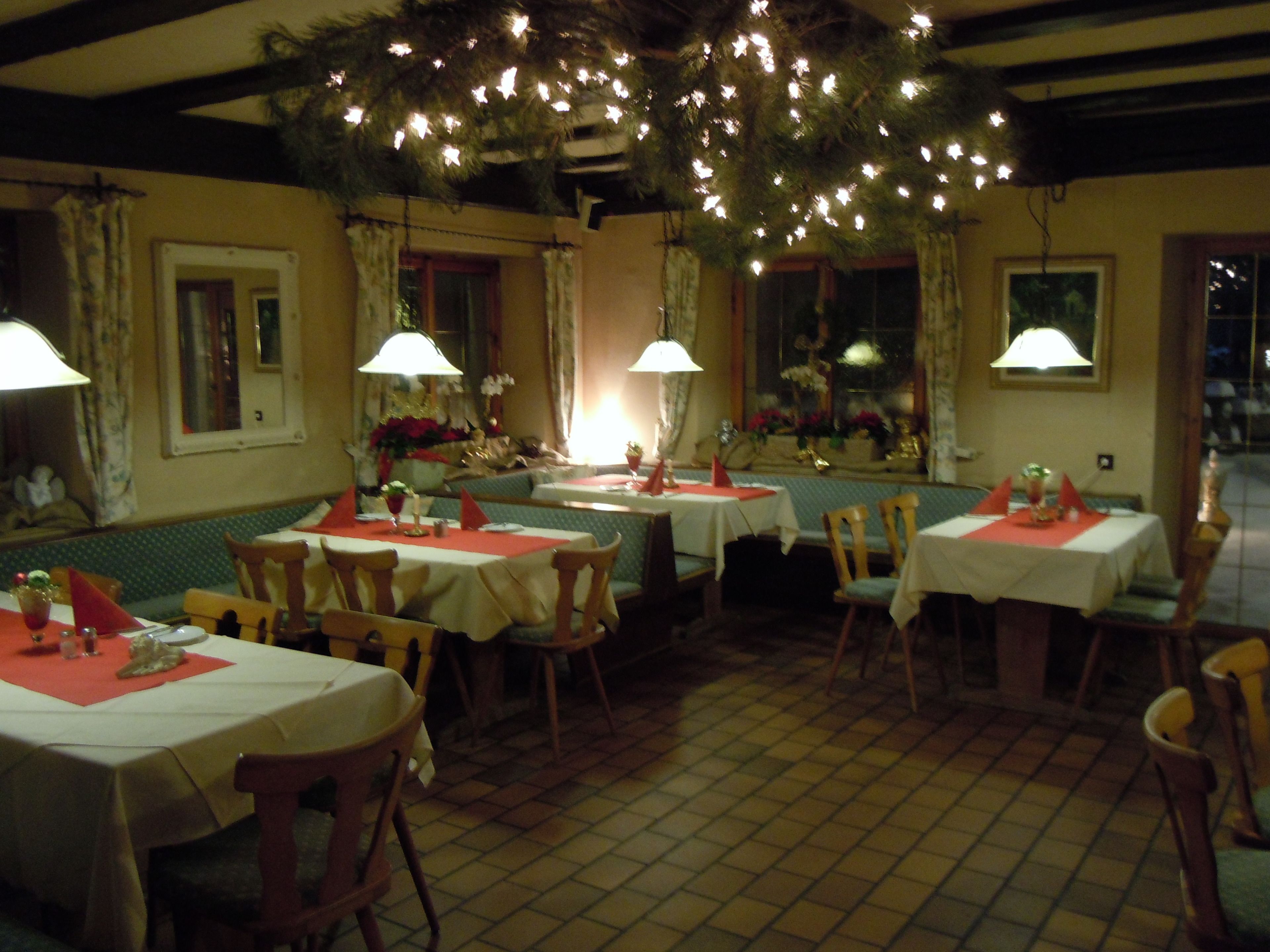 lunch and dinner served, german cuisine