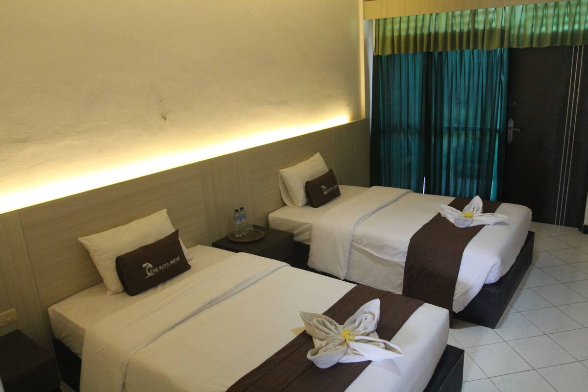 Superior Room | In-room safe, desk, rollaway beds (surcharge), WiFi (free)
