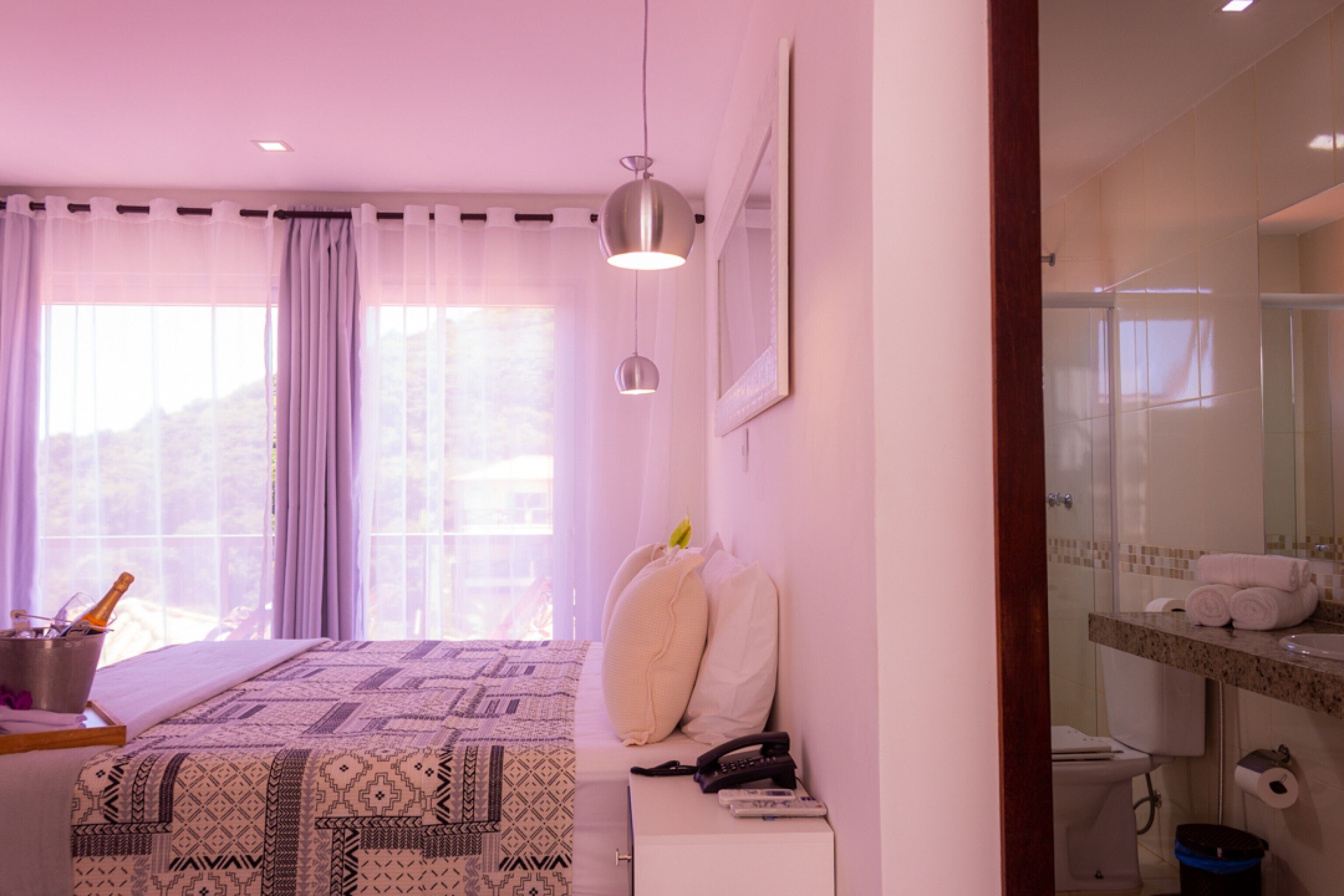 Een minibar, een kluis op de kamer, individueel gedecoreerd, gratis wifi