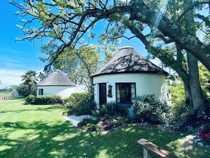 Double en-suite Rondavel | Exterior
