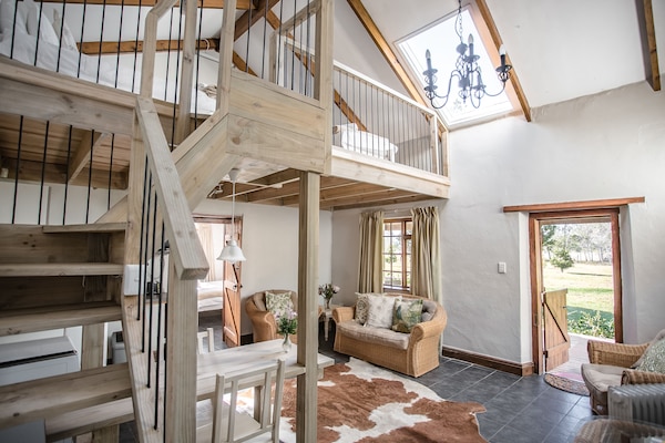 Macaw Self-Catering Suite | Living area