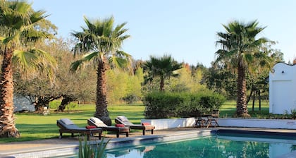 Bella Manga Country Escape