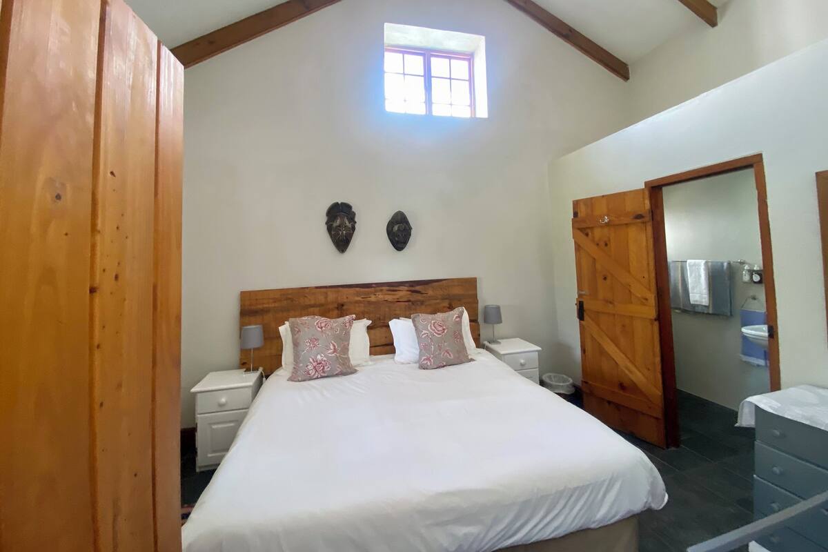 Peacock Self-Catering Suite | 1 soverom, senger med overmadrass og sengetøy