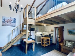 Macaw Self-Catering Suite | 起居区