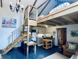 Macaw Self-Catering Suite | Living area