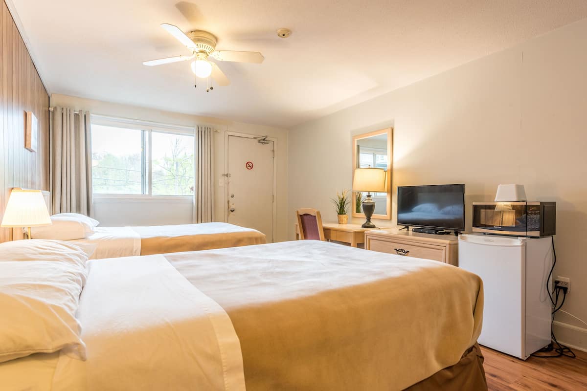 Grand-Zimmer, 2 Doppelbetten