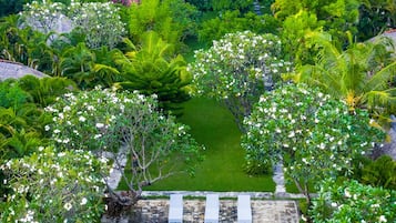 Kolam renang outdoor