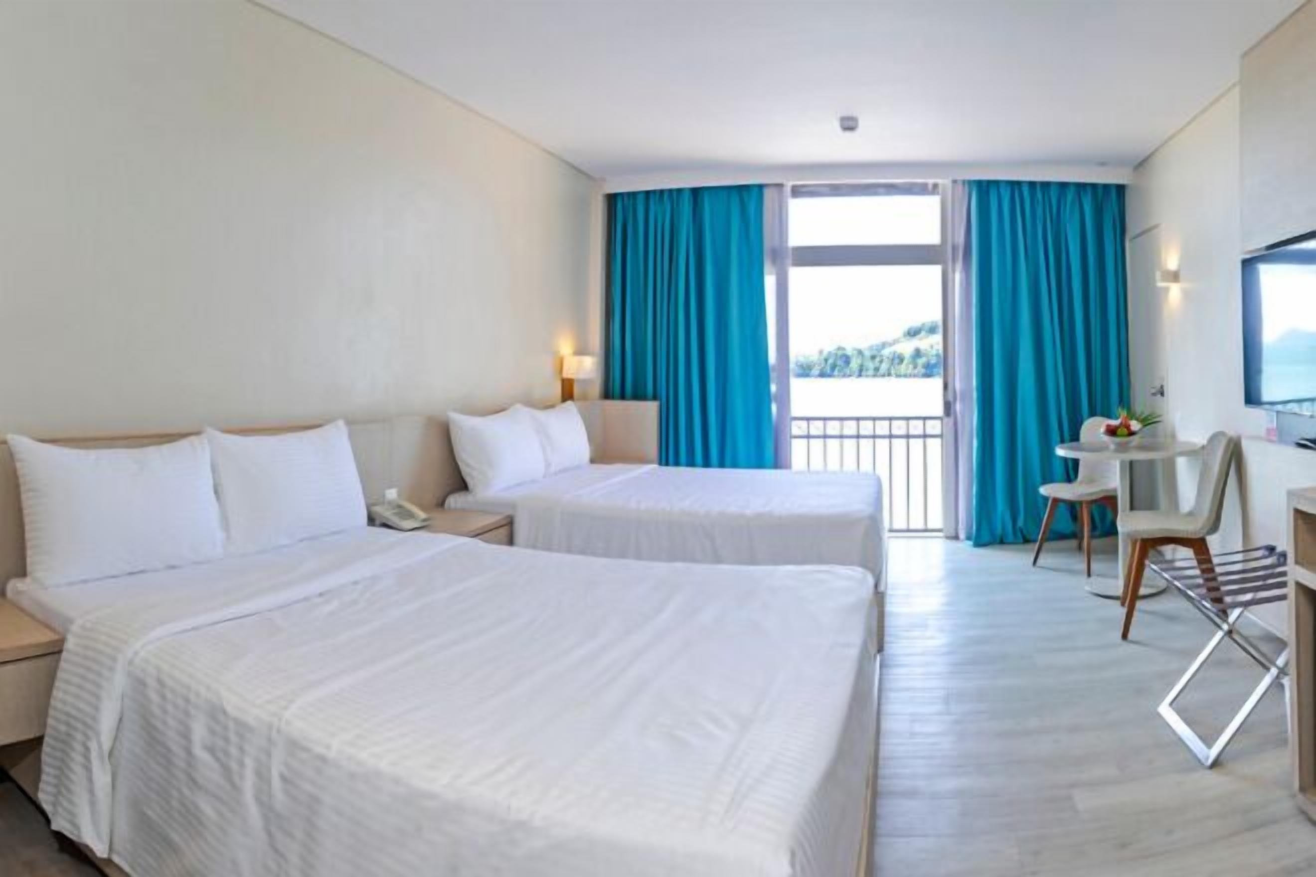 In-room safe, desk, iron/ironing board, free WiFi