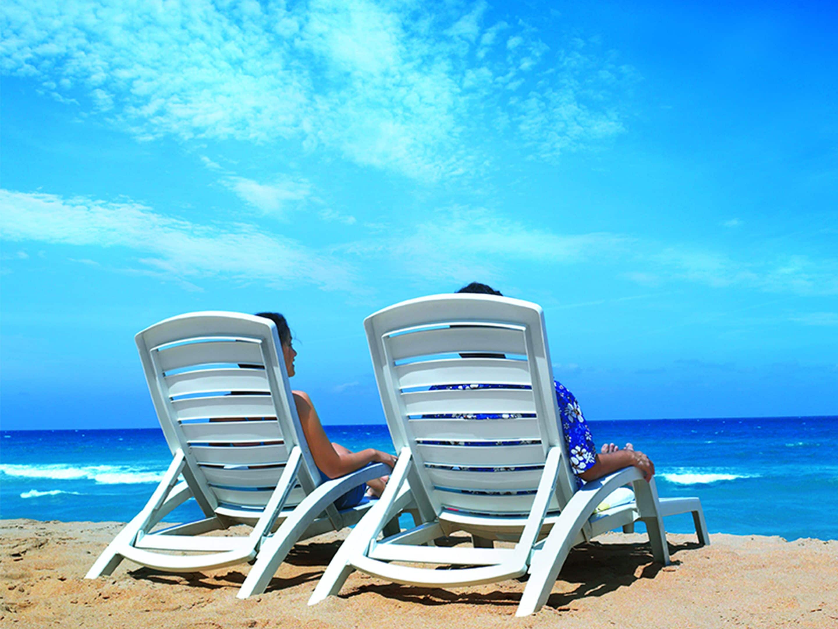 بالقرب من الشاطئ، الغوص باستخدام المعدات، الإبحار بالقوارب الشراعية