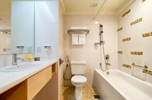 Shower, free toiletries, hair dryer