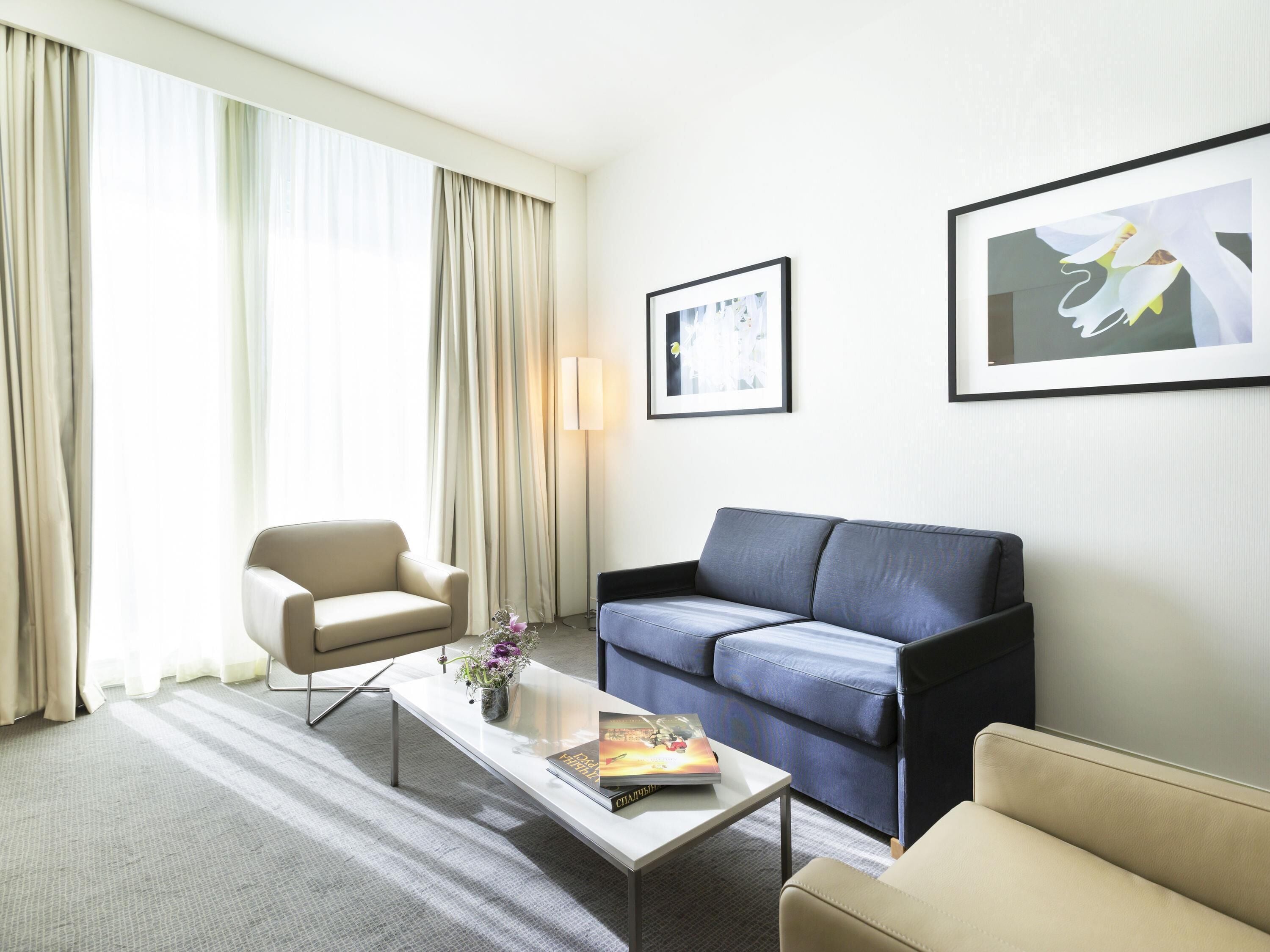 Suite | Minibar, caja de seguridad en la habitación y decoración personalizada 