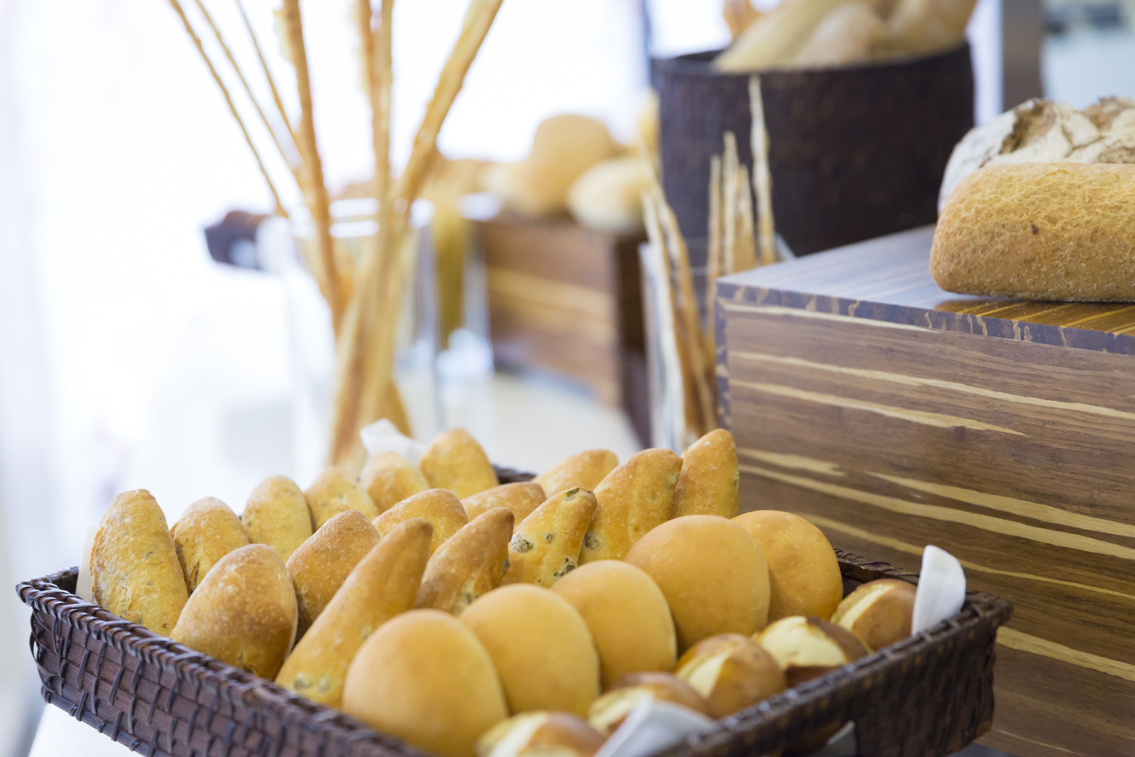 Daily buffet breakfast (AED 90 per person)