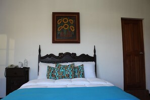 Single Room, 1 Single Bed | Hypo-allergenic bedding, down duvets, pillow-top beds - La Posada del Rey Primero (San Salvador)