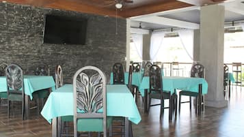 Komplett frokost er inkludert hver dag