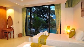 Premium bedding, pillowtop beds, in-room safe, individually decorated