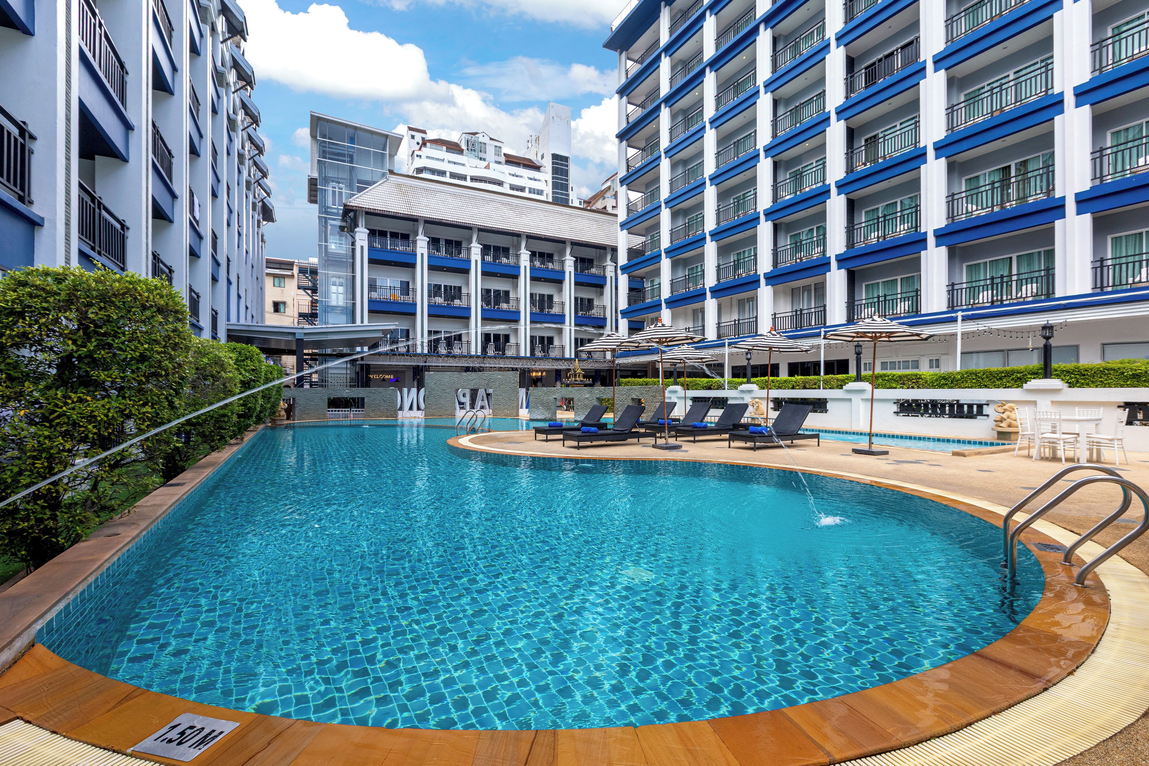 2 outdoor pools, pool umbrellas, sun loungers