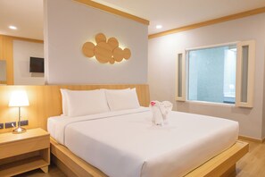 Junior Suite (4 Pax) | Caja de seguridad en la habitación, escritorio y wifi gratis 
