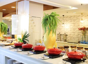 매일 뷔페 아침 식사(1인당 THB 450)