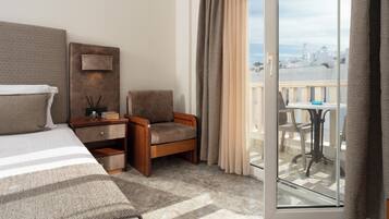 华丽双人房, 1 张双人床 | 高档床上用品、客房内保险箱、办公桌、隔音