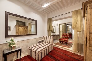 Junior Suite | 1 bedroom, Egyptian cotton sheets, premium bedding, down comforters - Le Farnatchi (Marrakech)