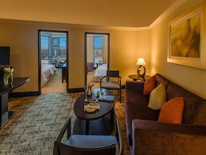1 bedroom, Egyptian cotton sheets, premium bedding, Select Comfort beds