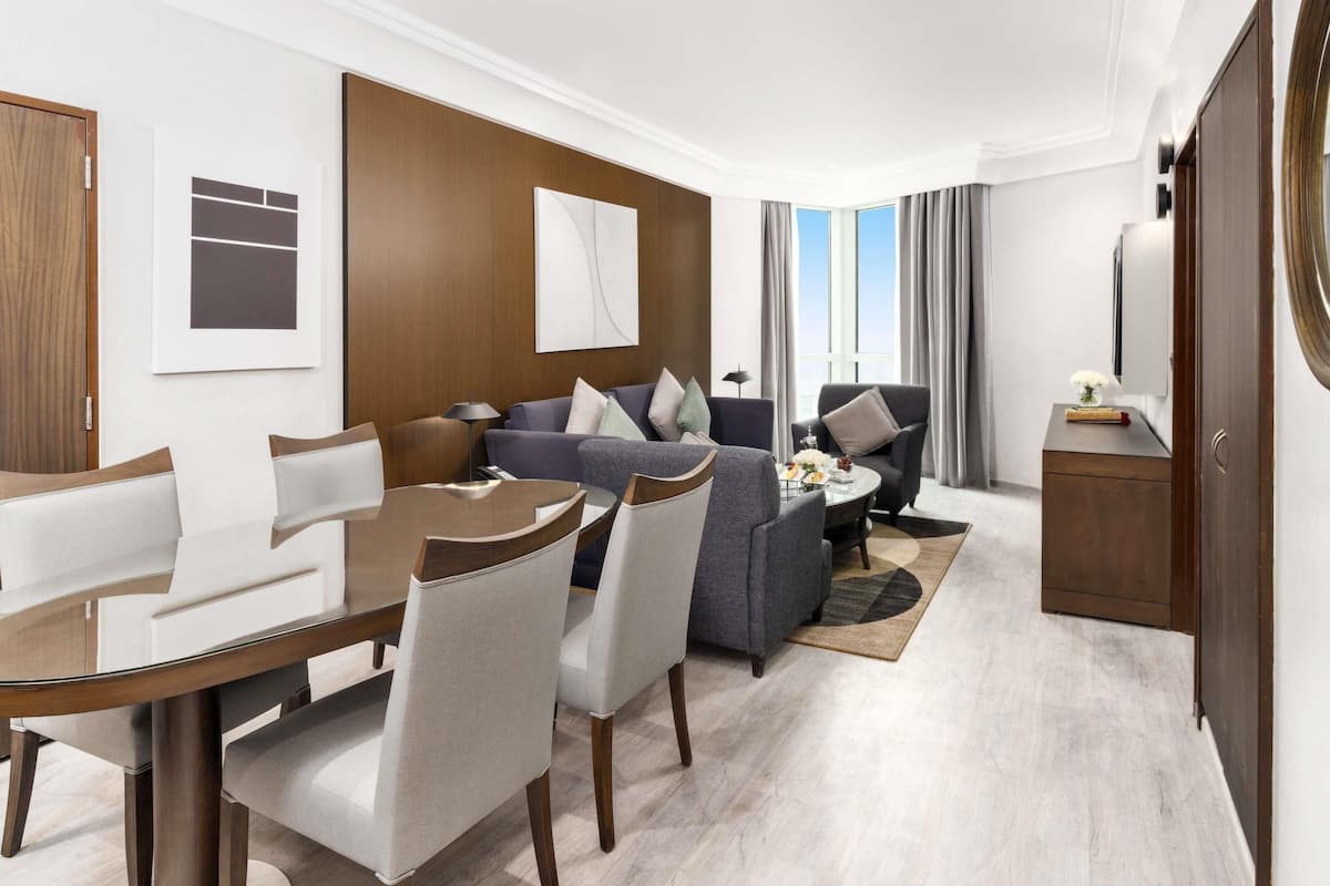 1 bedroom, Egyptian cotton sheets, premium bedding, Select Comfort beds