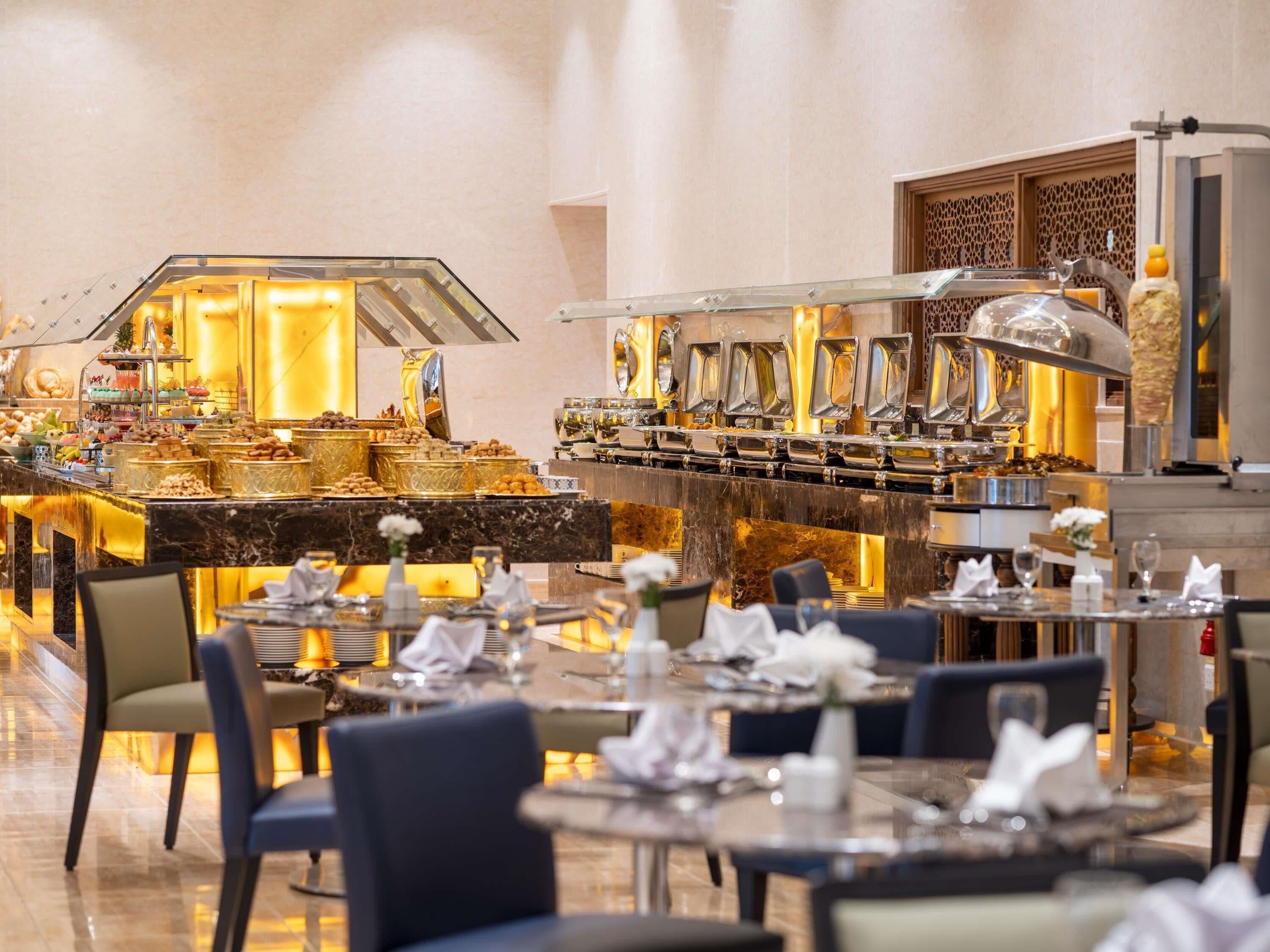 2 restaurants; breakfast, lunch, and dinner served