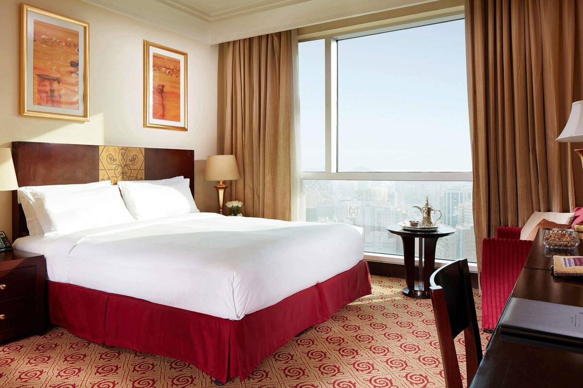 Classic Junior Suite, 2 Single Size Beds, City View | Egyptian cotton sheets, premium bedding, Select Comfort beds, minibar