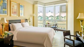 Egyptian cotton sheets, premium bedding, Select Comfort beds, minibar