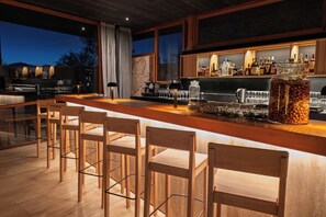 Bar (en el alojamiento)
