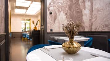 Café da manhã, almoço e jantar