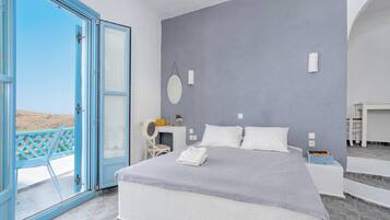 In-room safe, free WiFi, bed sheets
