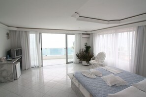 Minibar, individually decorated, free WiFi - Hotel Casa Blanca Business & Spa - Praia de Pau Amarelo (Paulista)