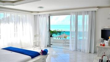 Minibar, individually decorated, free WiFi