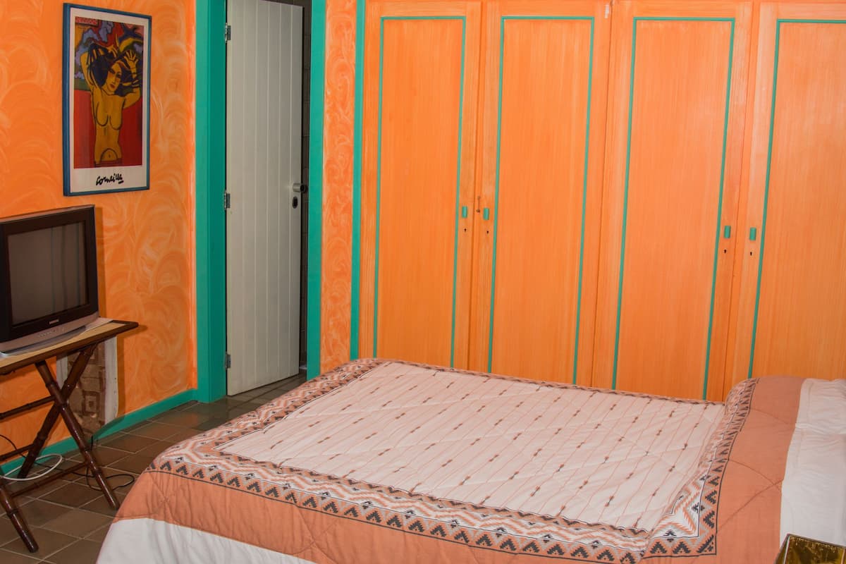 Luxury Apartment, Balcony | 1 bedroom, minibar, free cribs/infant beds, rollaway beds