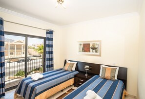 Villa, 2 Schlafzimmer | 2 Schlafzimmer, schallisolierte Zimmer, Bügeleisen/Bügelbrett