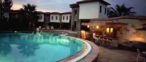 Seasonal outdoor pool
