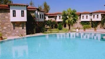 Alberca al aire libre por temporada