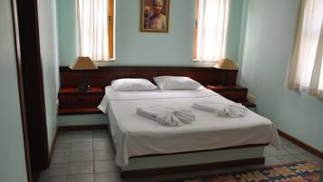 In-room safe, rollaway beds, free WiFi