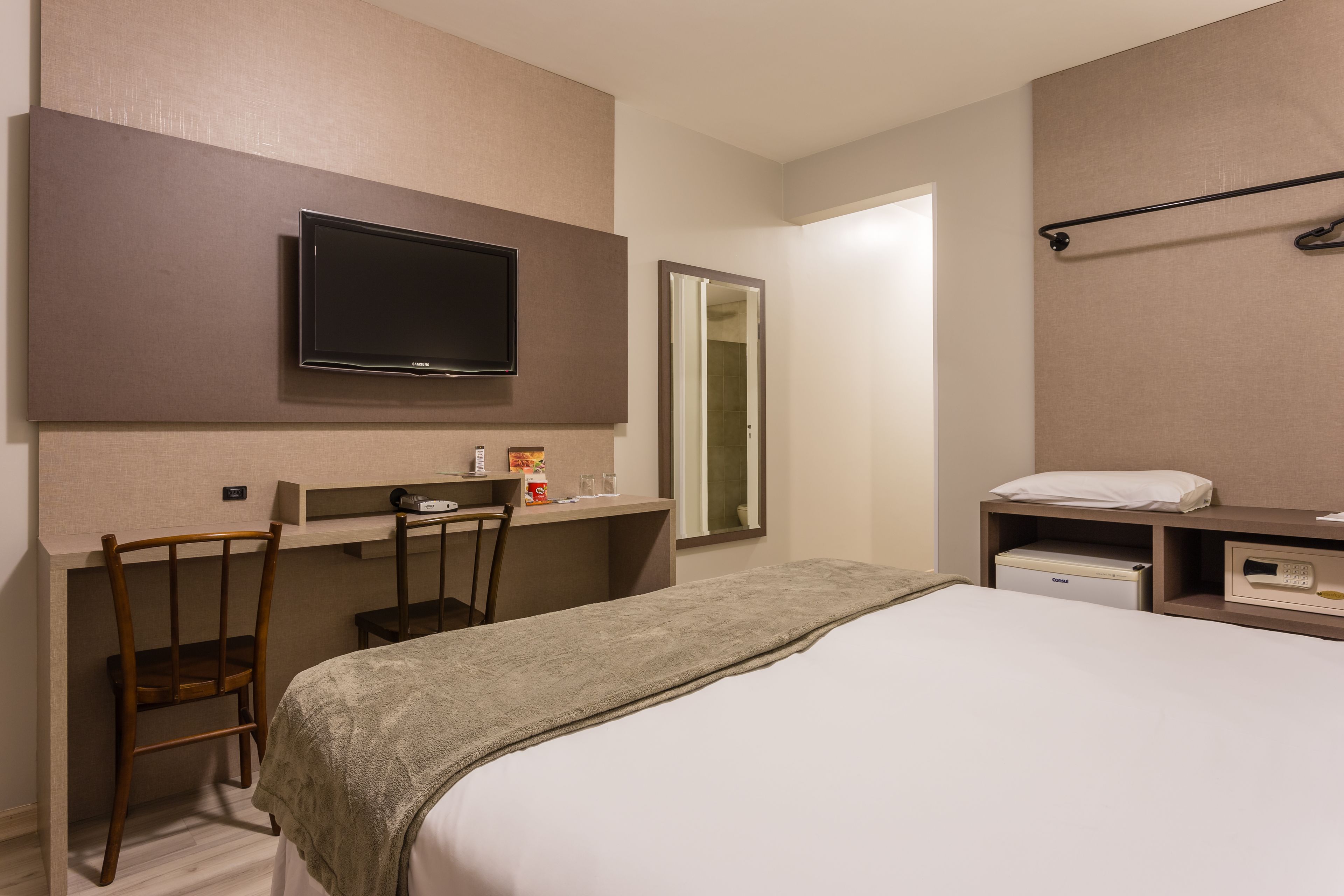 standard double room | minibar, in-room safe, desk, laptop workspace