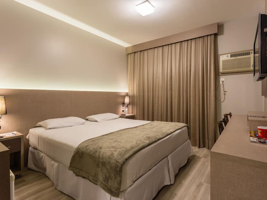 Standard Double Room | Minibar, in-room safe, desk, laptop workspace