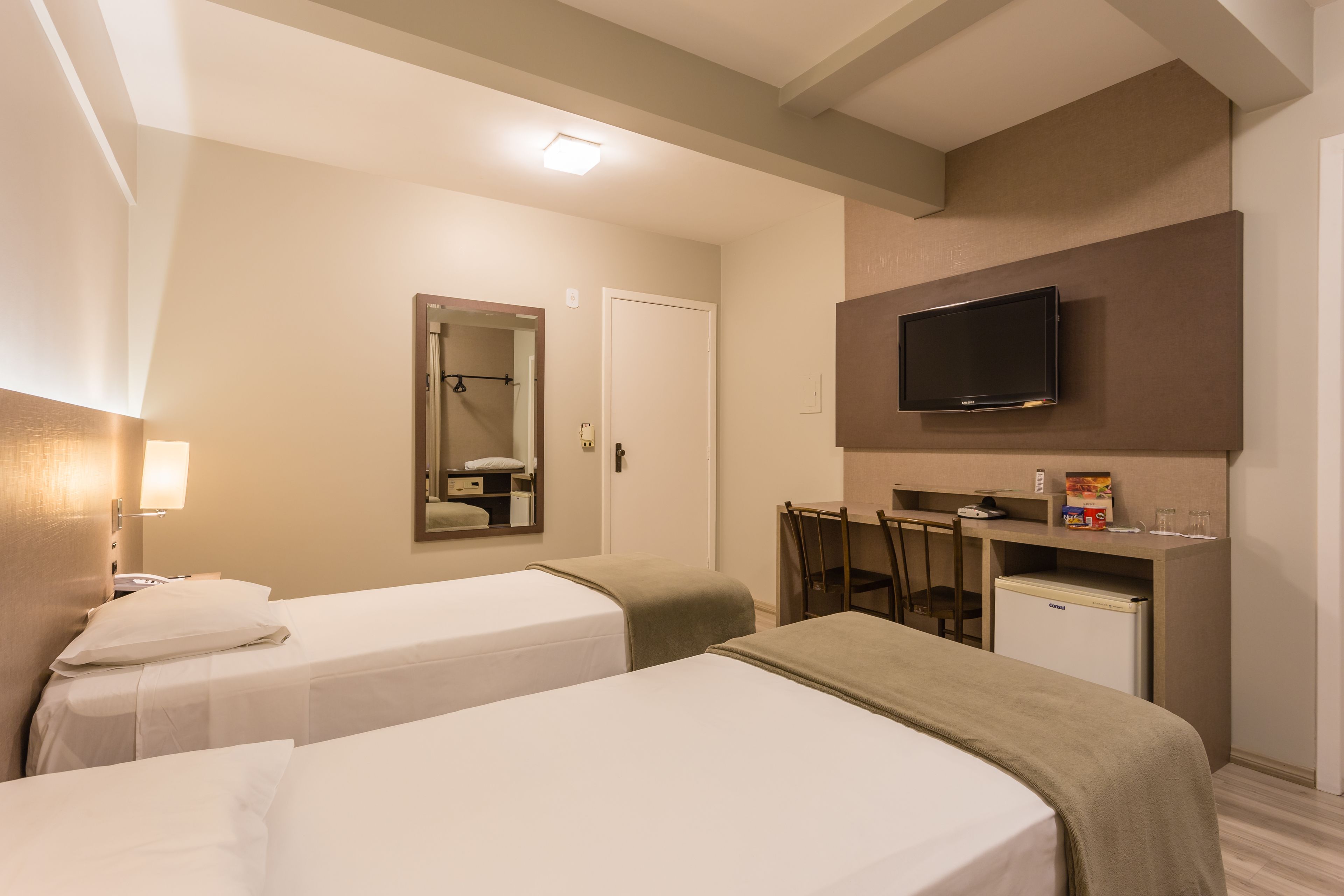 standard room, 2 single beds | minibar, in-room safe, desk, laptop workspace