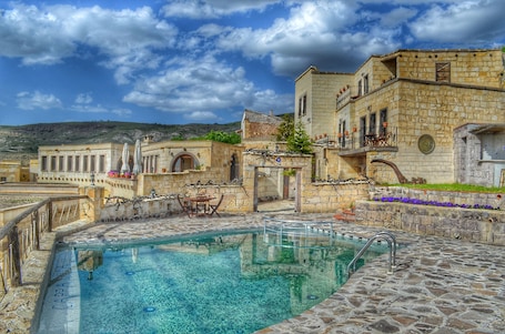 Exterior. Cappa Villa Cave Hotel & Spa