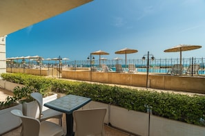 One Bedroom Apartment Sea View | Minibar, desk, iron/ironing board, free WiFi