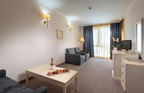 Minibar, desk, iron/ironing board, free WiFi - Hotel Festa Pomorie Resort (Pomorie)