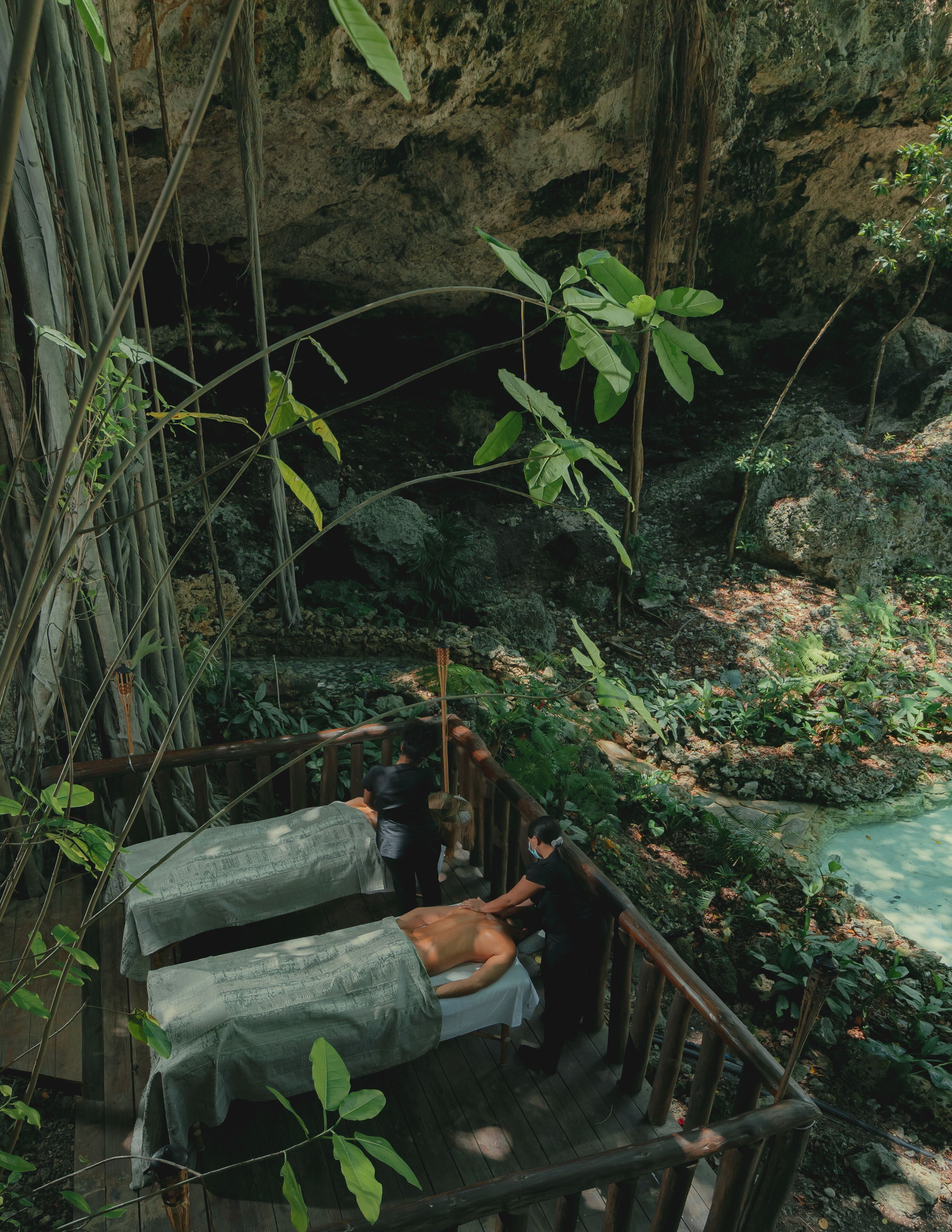 Outdoor treatment areas, sauna, hot tub, Turkish bath, body treatments