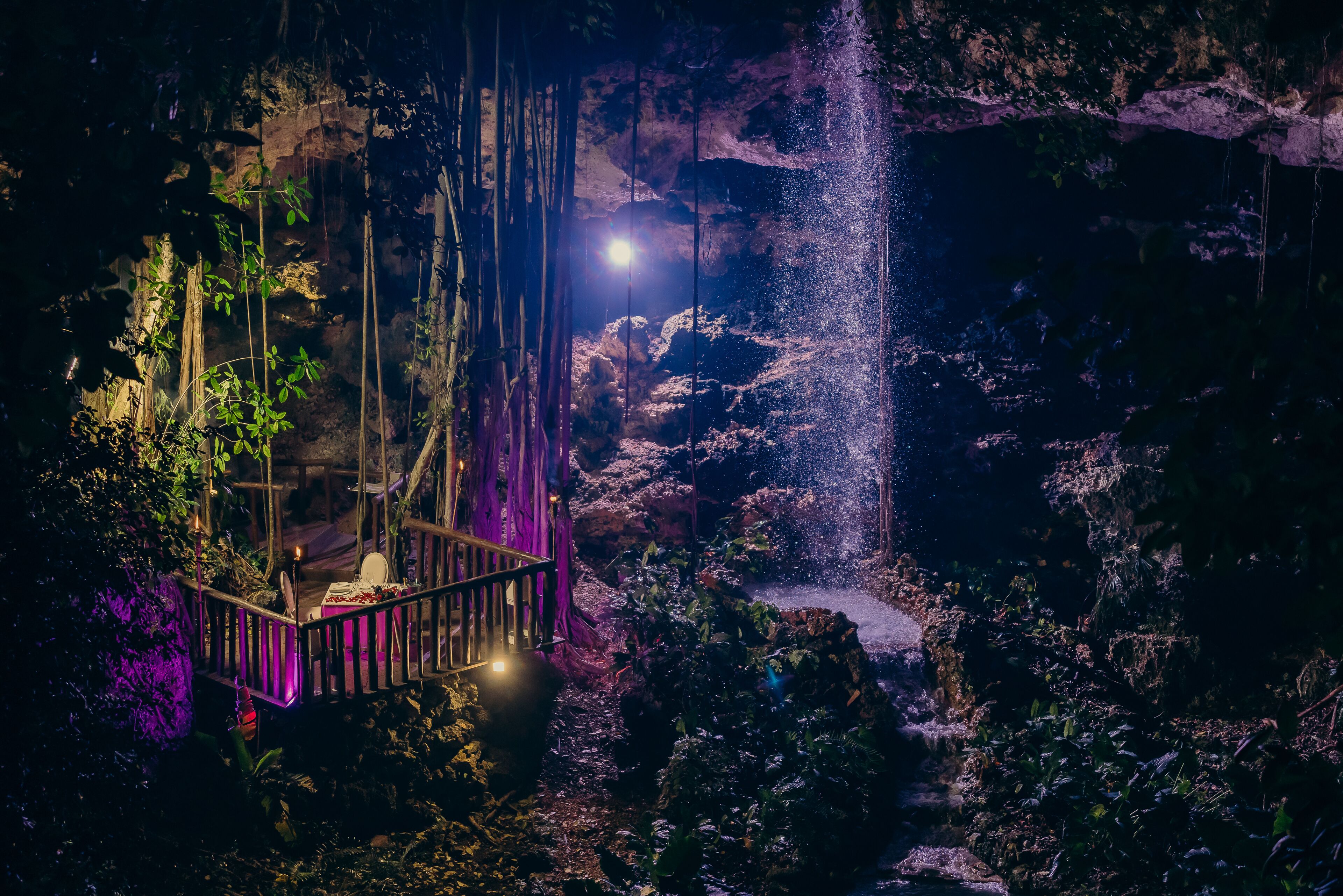 4 restaurants, breakfast, lunch, dinner served; mediterranean cuisine