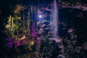 4 restaurants, breakfast, lunch, dinner served; Mediterranean cuisine