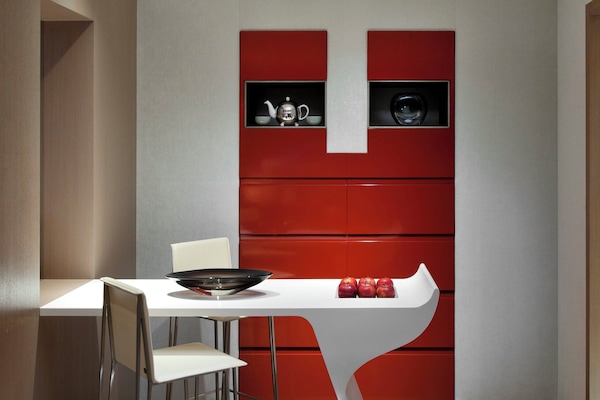 Couture Suite, Suite | Premium bedding, minibar, in-room safe, desk